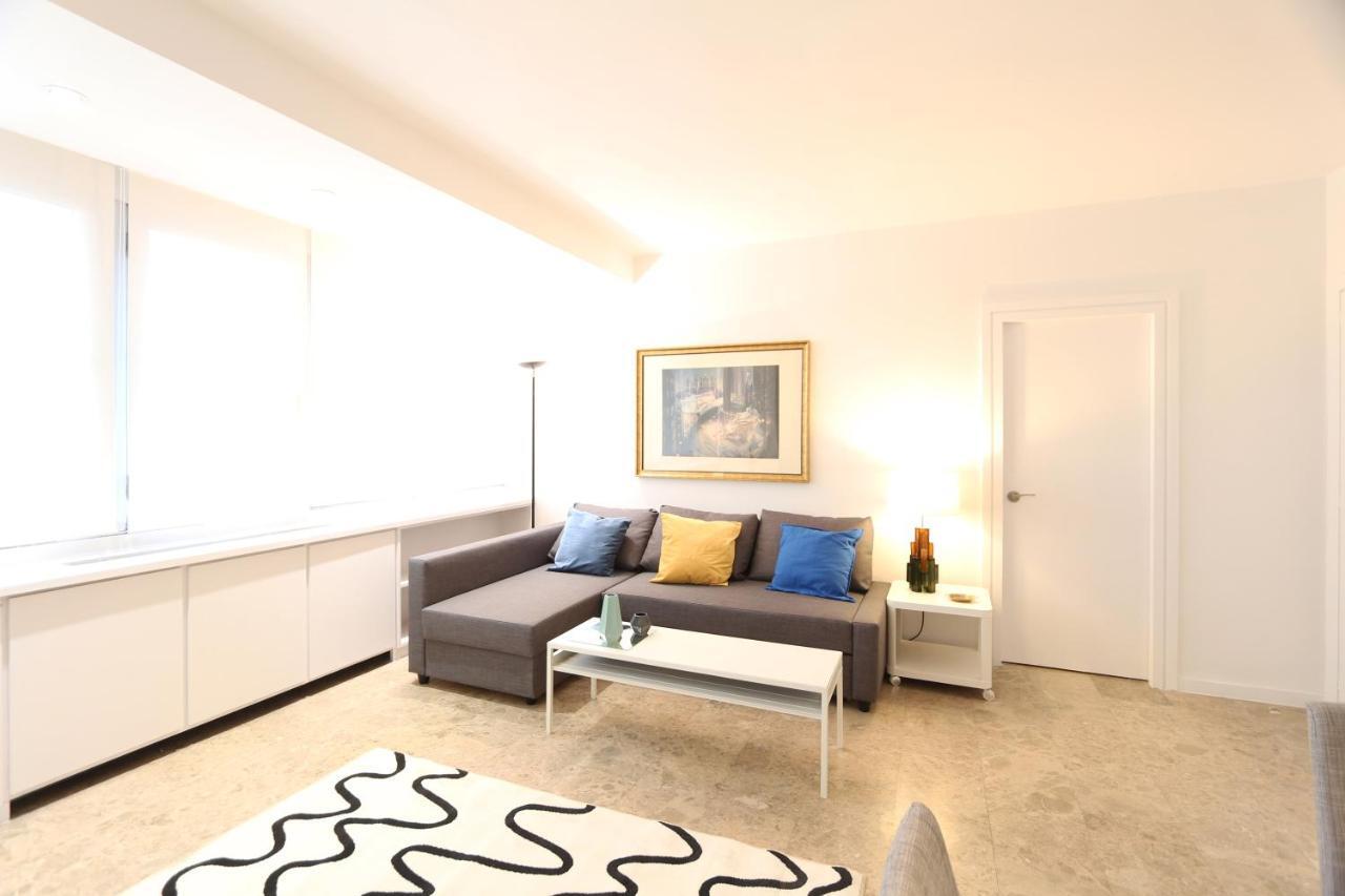 Urbantec Realty - Plaza De Colon Lägenhet Madrid Exteriör bild